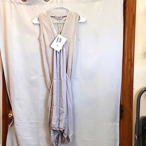 lo not equal Dresses & Skirts - (0190) NWT LO not EQUAL Italian dress